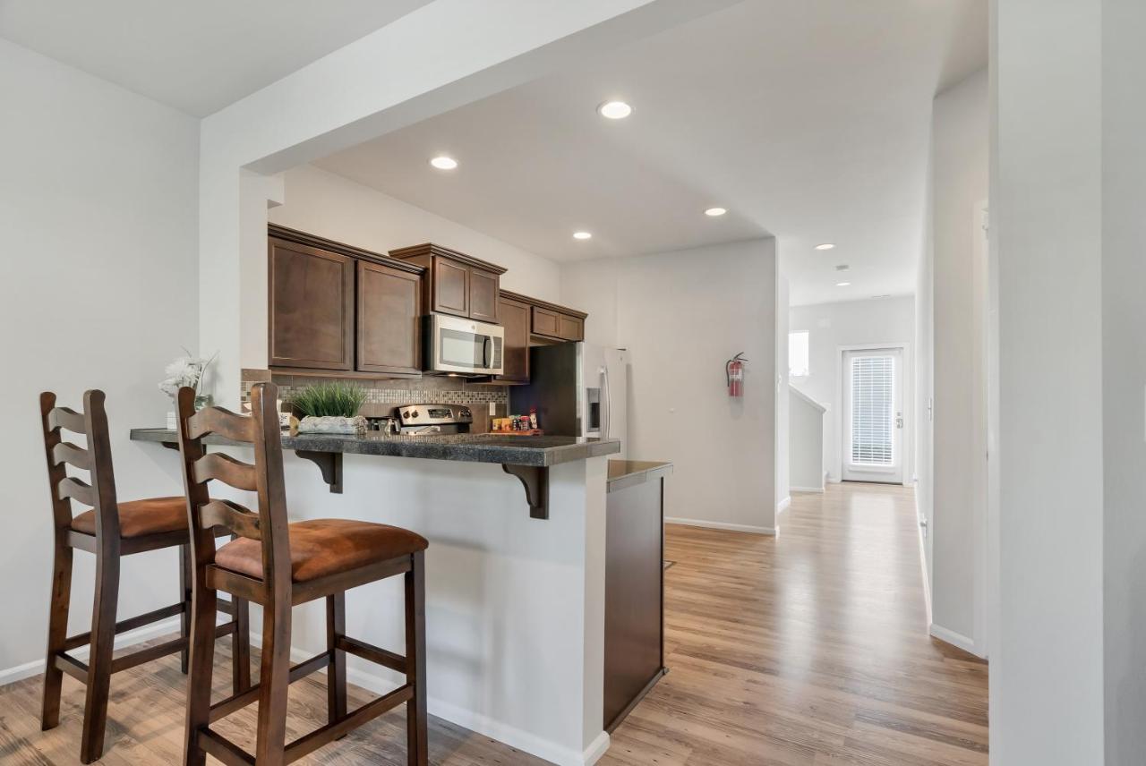 Terra House Tacoma - Ev Power Station, Crib, Stroller, High Chair Luaran gambar